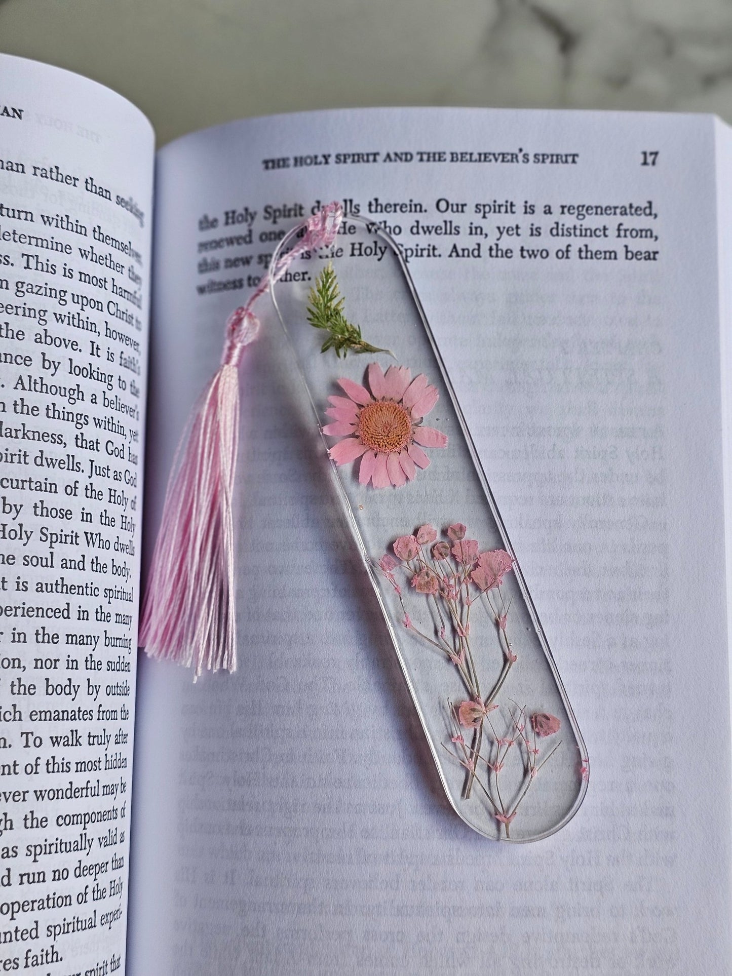 Personalised Pink daisy Bookmark with Tassel – Handmade Resin Design - bookmarks - VJ Designs