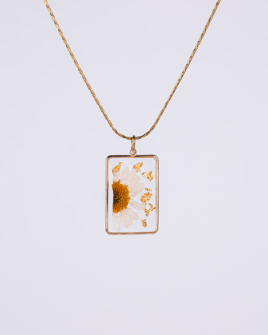 Personalised gold-plated square necklace with a white daisy flower - Necklace - VJ Designs