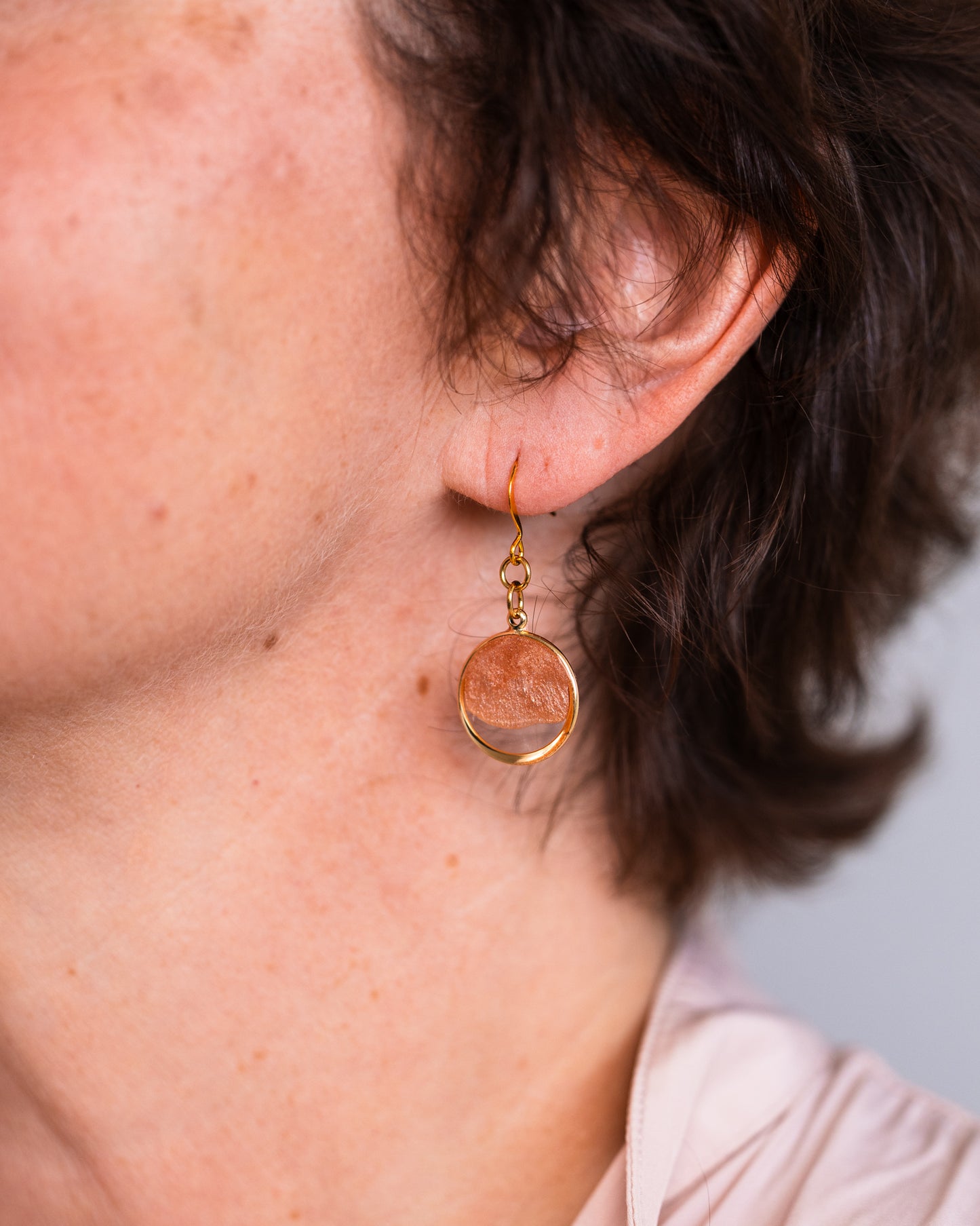 Personalised gold-plated round beige and clear earrings - Earrings - VJ Designs