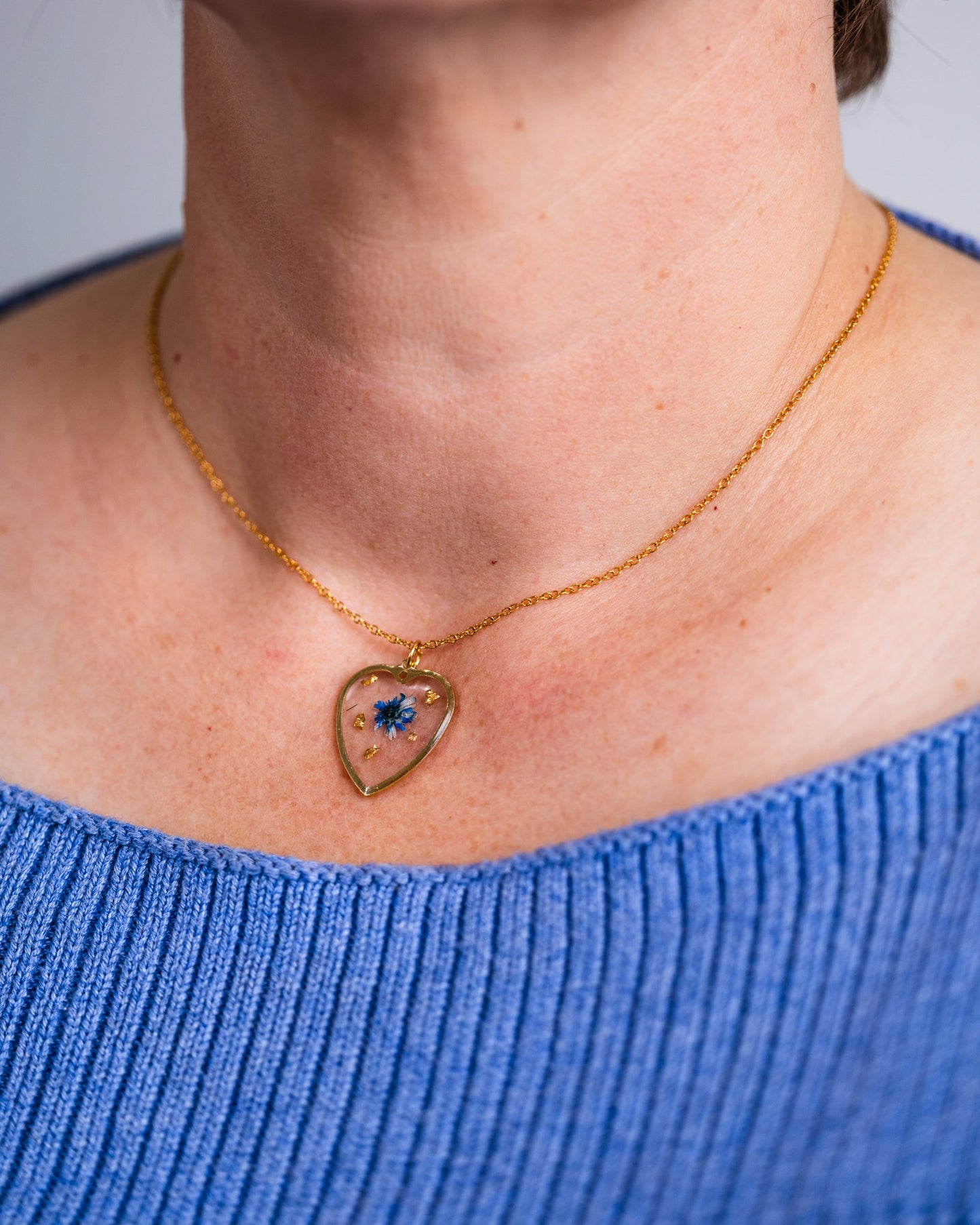 Gold-plated heart-shaped necklace with a blue flower - Necklace - VJ Designs