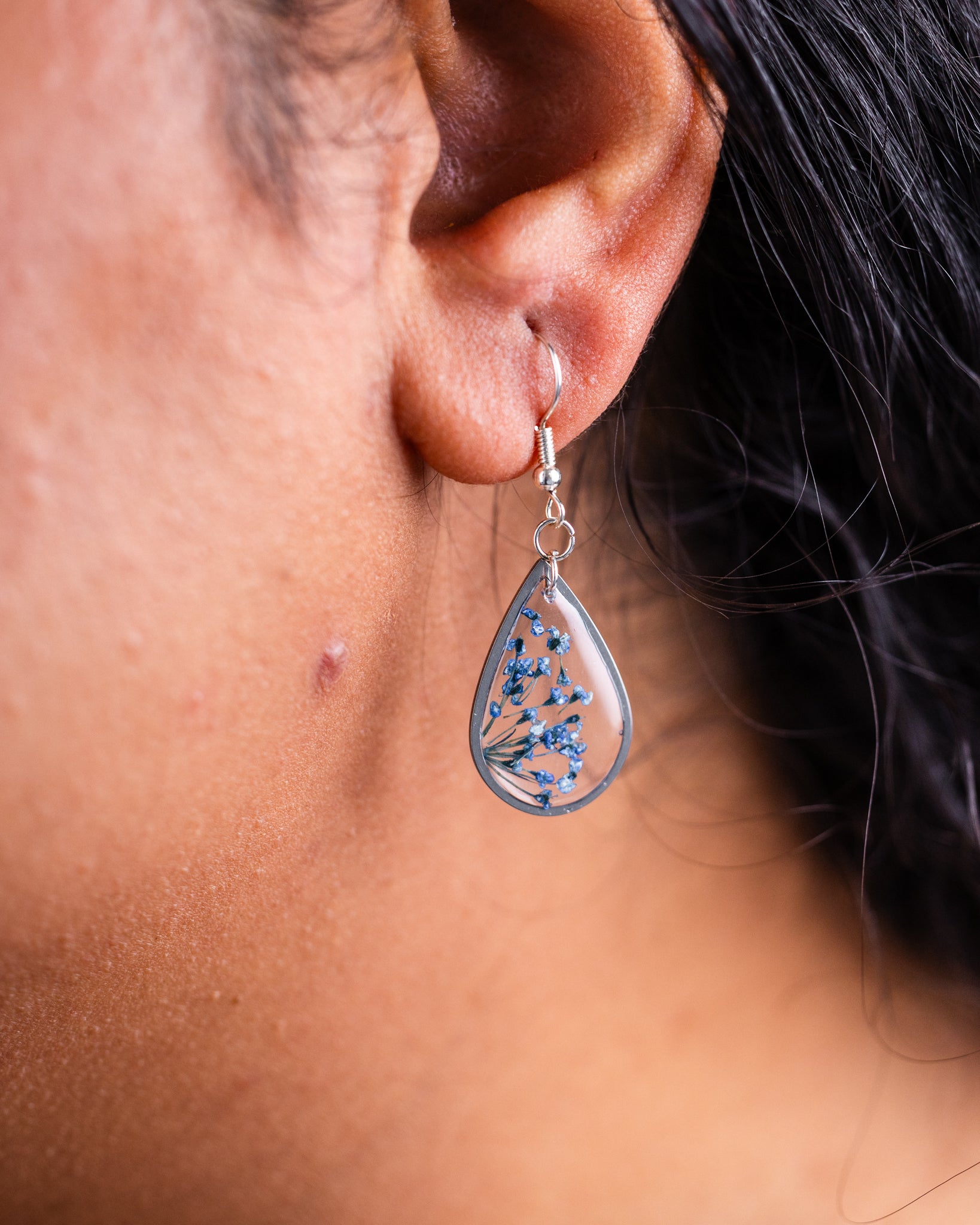 Handmade stainless steel teardrop earrings with blue dried flowers - Earrings - VJ Designs