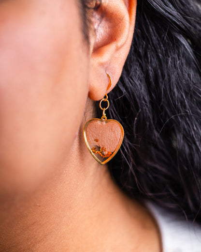Personalised gold-plated beige heart-shaped earrings with rose gold accents - Earrings - VJ Designs