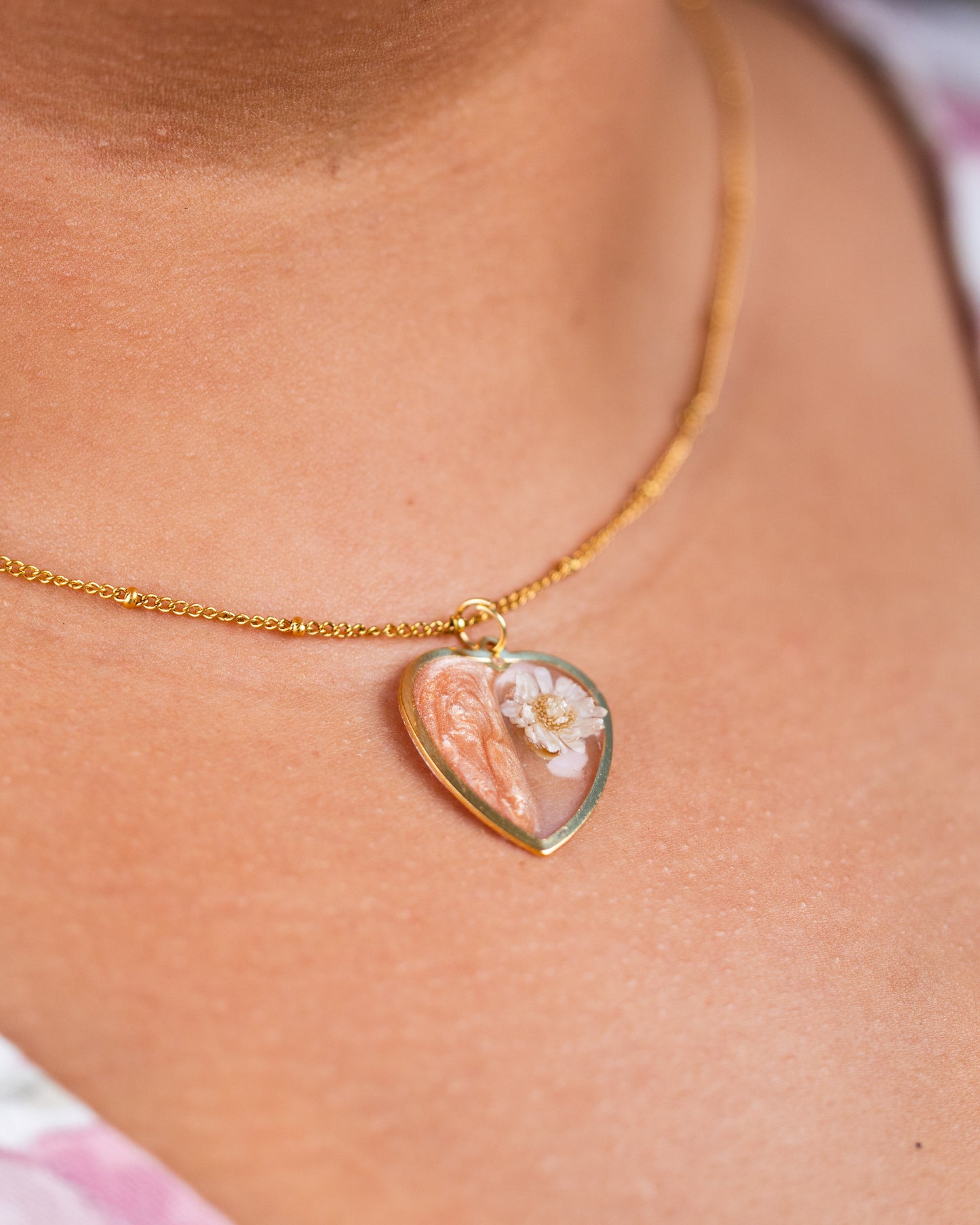 Handmade gold-plated beige heart-shaped Jewellery set with genuine flowers - Necklace - VJ Designs