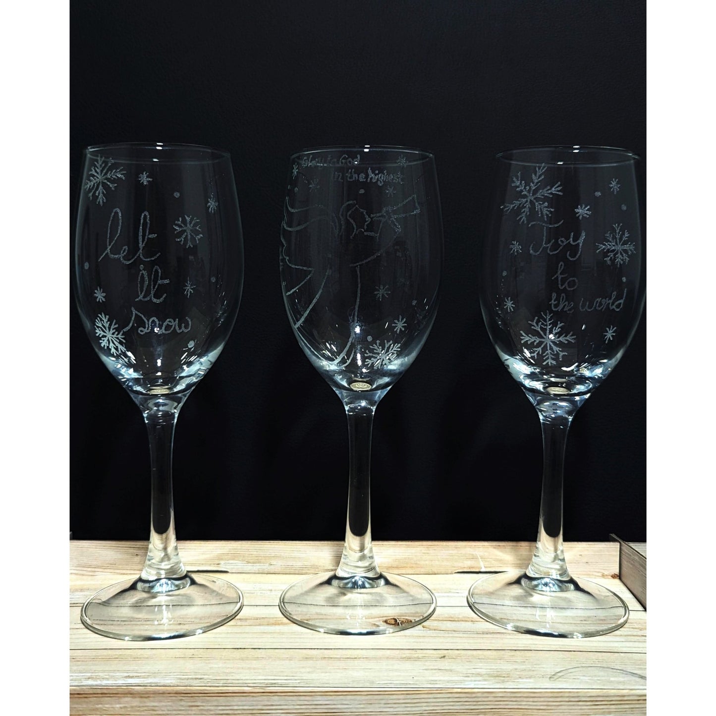 Hand-Carved Christmas Wine & Champagne Glasses - VJ Designs